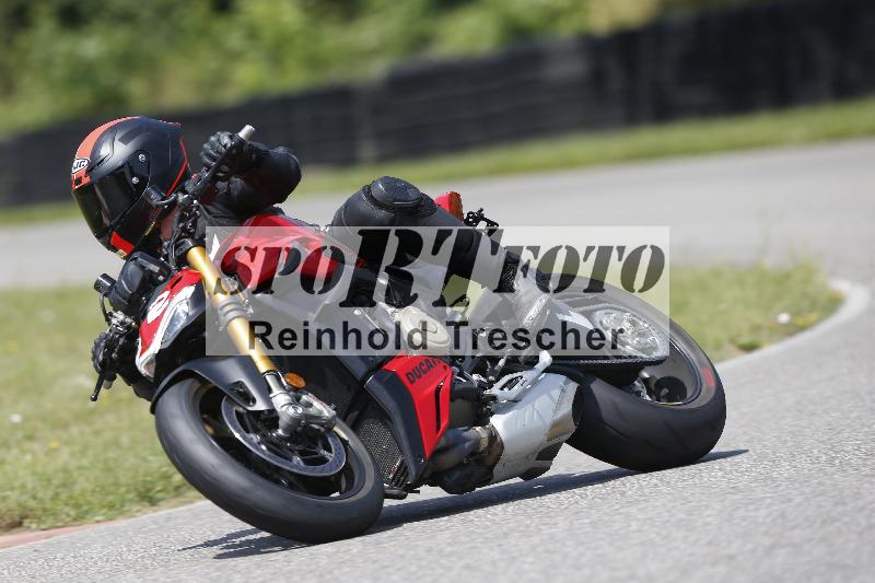 /27 12.06.2025 Ducati Schweiz Trackday Warmup  ADR/gelb-jeaune/32